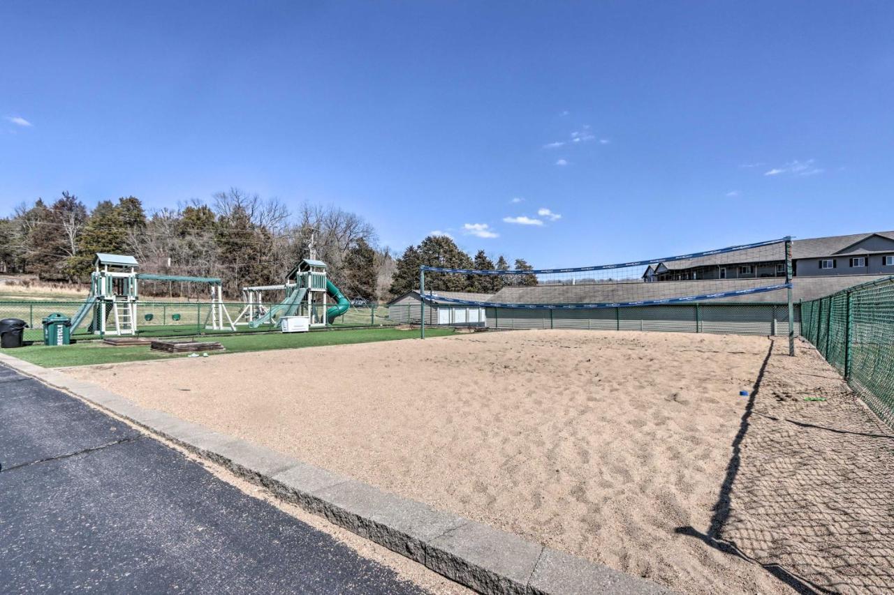 Step-Free Camdenton Condo With Boat Ramp, Dock, Slip Eksteriør billede