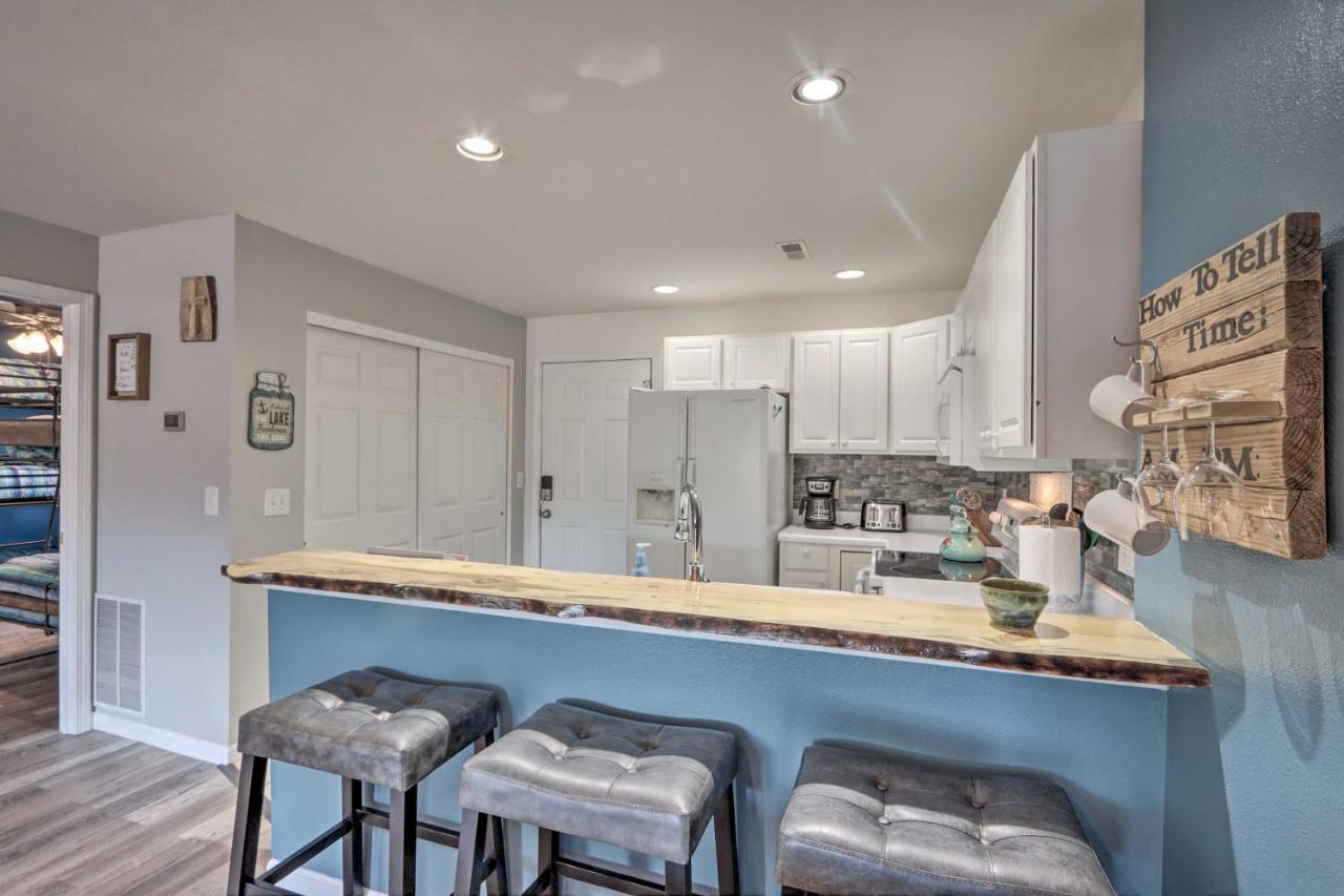 Step-Free Camdenton Condo With Boat Ramp, Dock, Slip Eksteriør billede